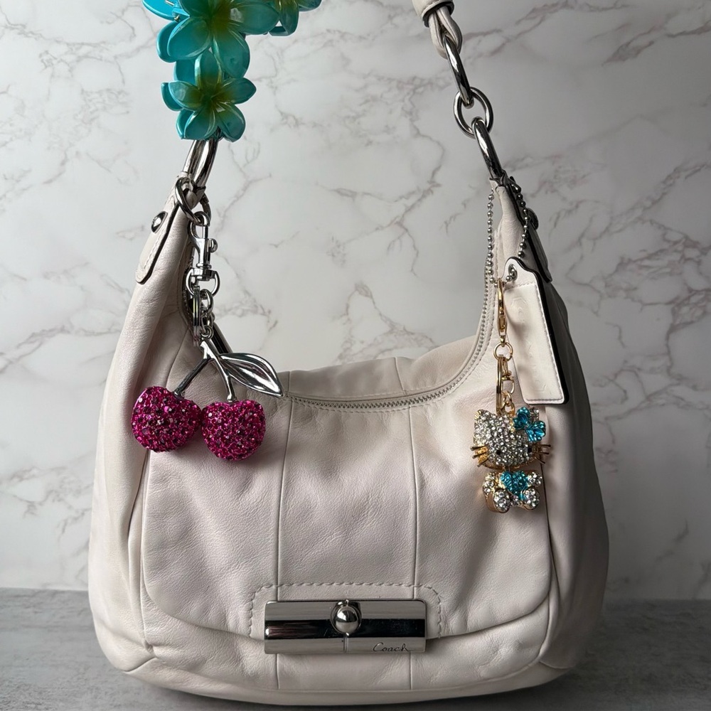 ᢉWhite Kristin Hobo Coach Signature Shoulder Bag
